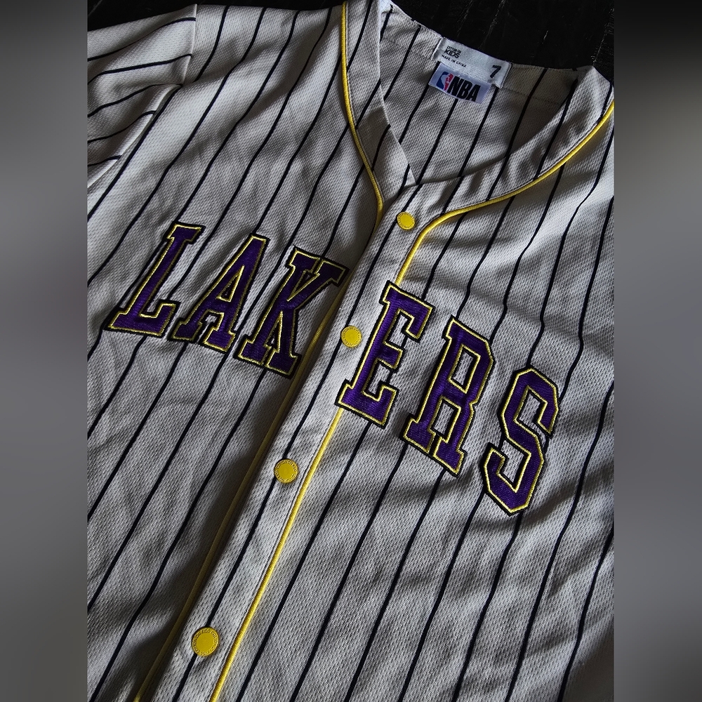 Cotton On Kids NBA Los Angeles Lakers Jersey Style Shirt Size 7 Small V-Neck - Picture 3 of 7